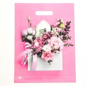 Розовый пакет с цветочным принтом и вырубной ручкой (40х31 см) - Сима-Ленд - купить с доставкой в Нижнем Тагиле