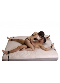 Бондаж для фиксации на кровати Frisky Bedroom Restraint Kit - XR Brands - купить с доставкой в Нижнем Тагиле