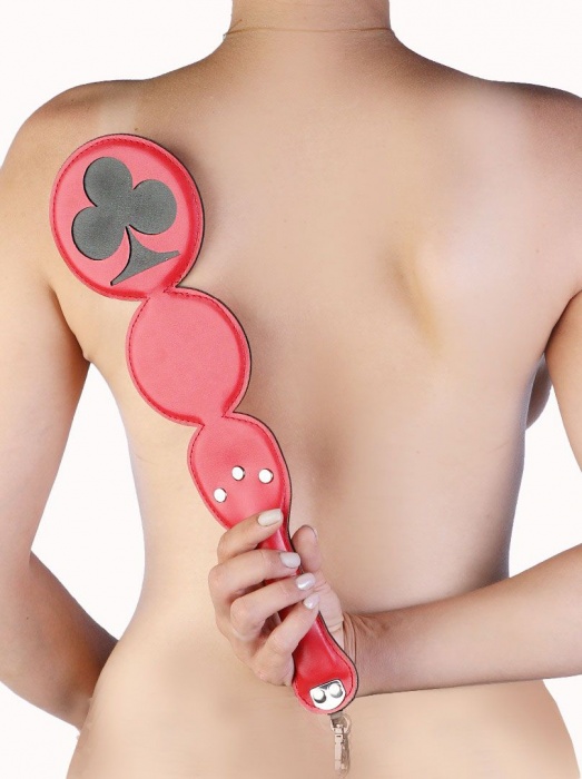 Шлёпалка  Трефы  с анальным плагом - LOVETOY (А-Полимер) - купить с доставкой в Нижнем Тагиле