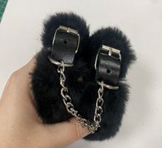 Черные наручники на цепи с меховой опушкой - Лунный свет - купить с доставкой в Нижнем Тагиле