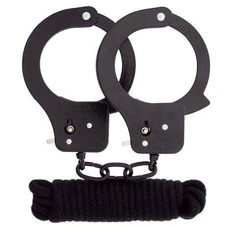 Чёрные наручники из листового металла в комплекте с веревкой BONDX METAL CUFFS LOVE ROPE SET - Dream Toys - купить с доставкой в Нижнем Тагиле